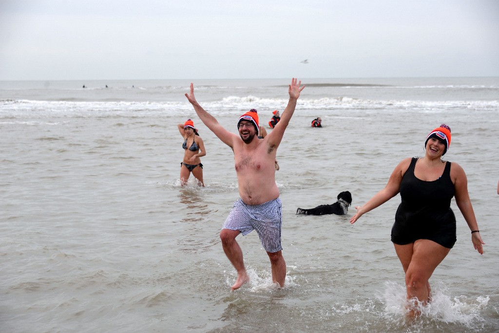 ../Images/Nieuwjaarsduik Nederzandt 2016 110.jpg